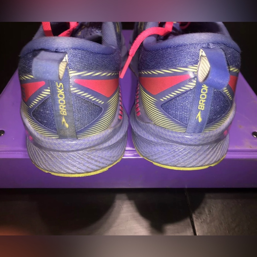Brooks Levitate GTS 6 sneakers purple women's athletic shoes size 9.5 - Picture 5 of 9